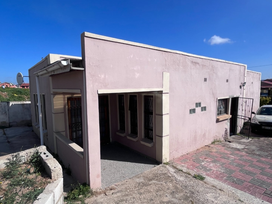 To Let 3 Bedroom Property for Rent in Kwadwesi Eastern Cape